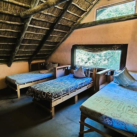 Elephant Trail Guesthouse And Backpackers Kasane Exteriér fotografie